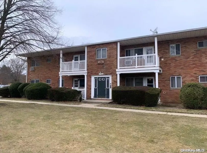 67 Adams RD #2D, Central Islip, NY 11722