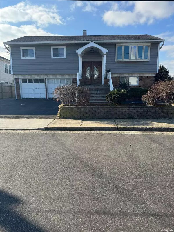 554 Nassau AVE, Freeport, NY 11520