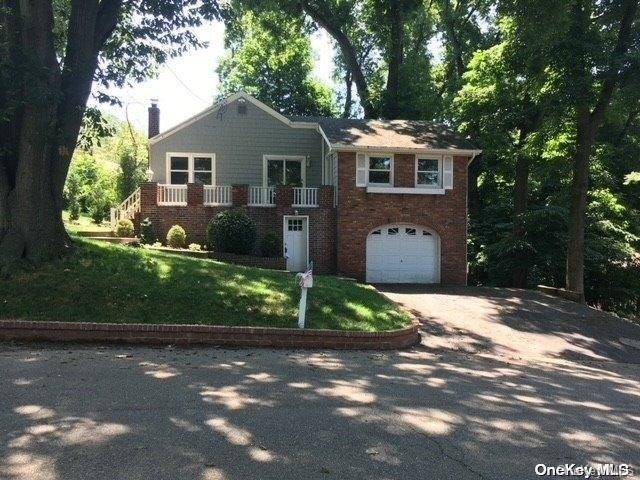21 Blanchard DR, Northport, NY 11768
