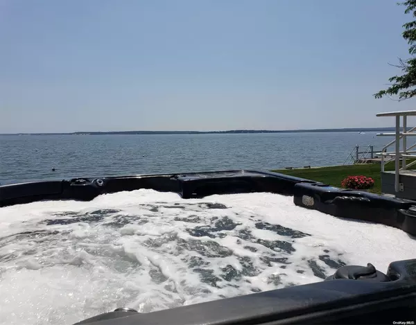 Jamesport, NY 11947,11 Beach RD
