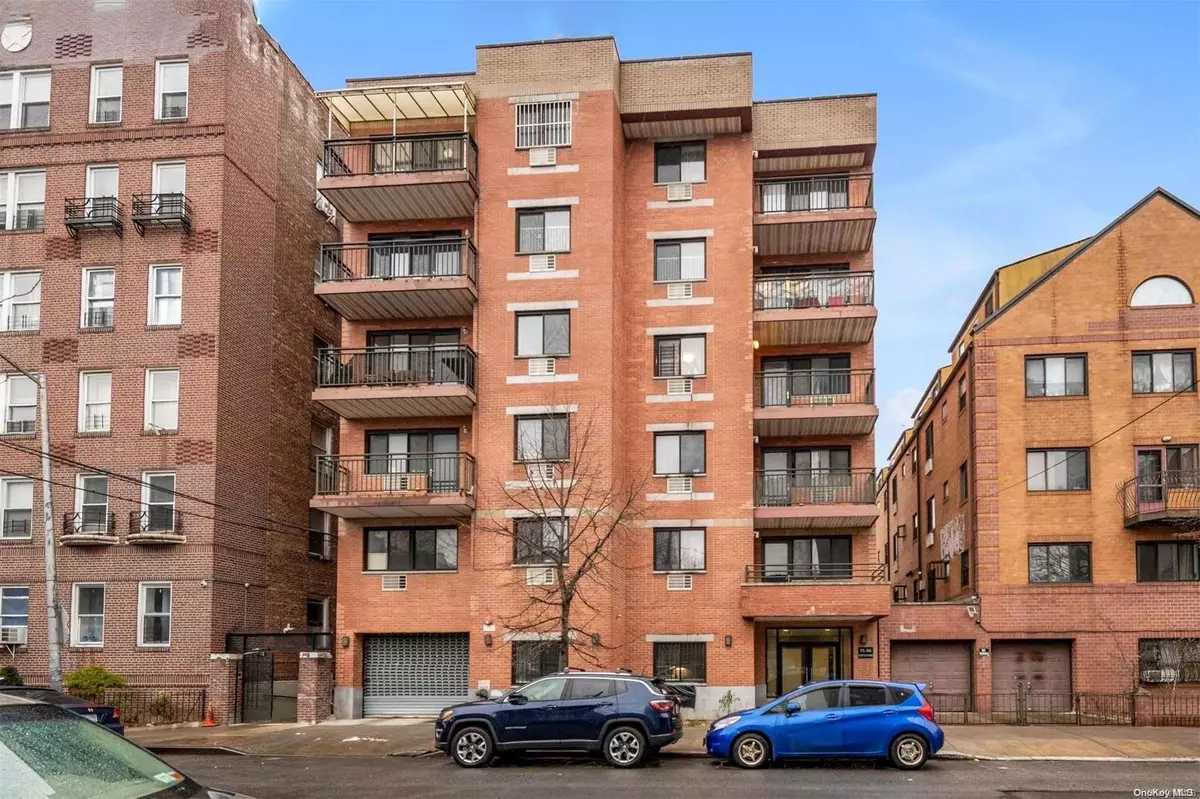 Flushing, NY 11373,91-06 Whitney AVE #2A