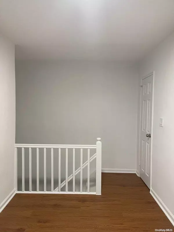 Flushing, NY 11355,138-55 Jewel AVE #2nd FL