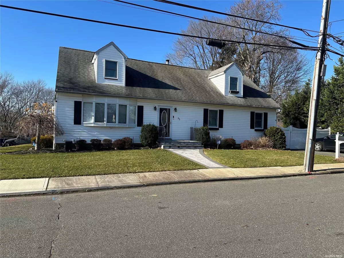 East Northport, NY 11731,35 Georgia ST