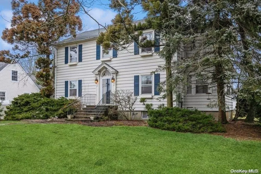 West Islip, NY 11795,41 W Islip RD