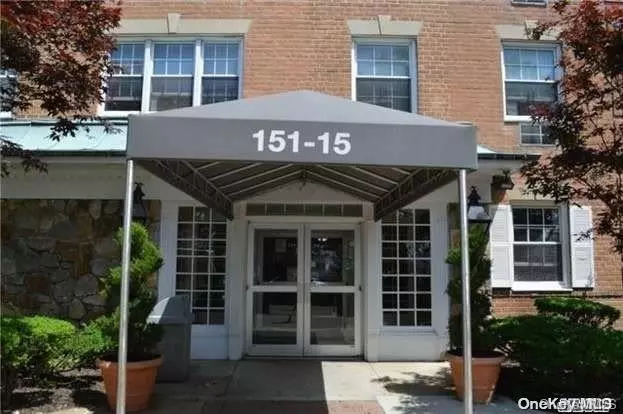 Howard Beach, NY 11414,151-15 84th ST #2H