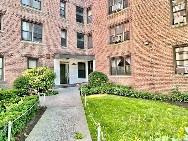 112-25 34th AVE #6G, Corona, NY 11368