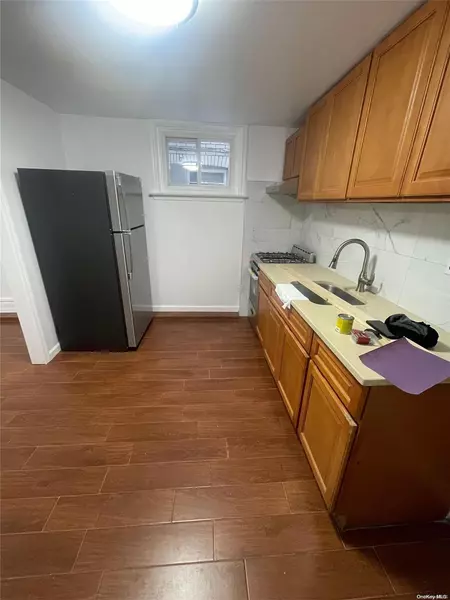 59-55 70 ST, Maspeth, NY 11378