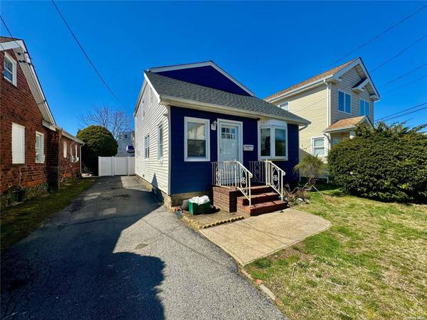 116 West BLVD, East Rockaway, NY 11518