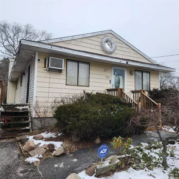 764 Flanders RD, Riverhead, NY 11901