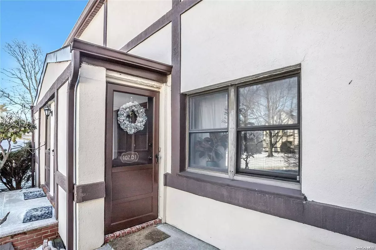 Garden City, NY 11530,107 15th ST #D1