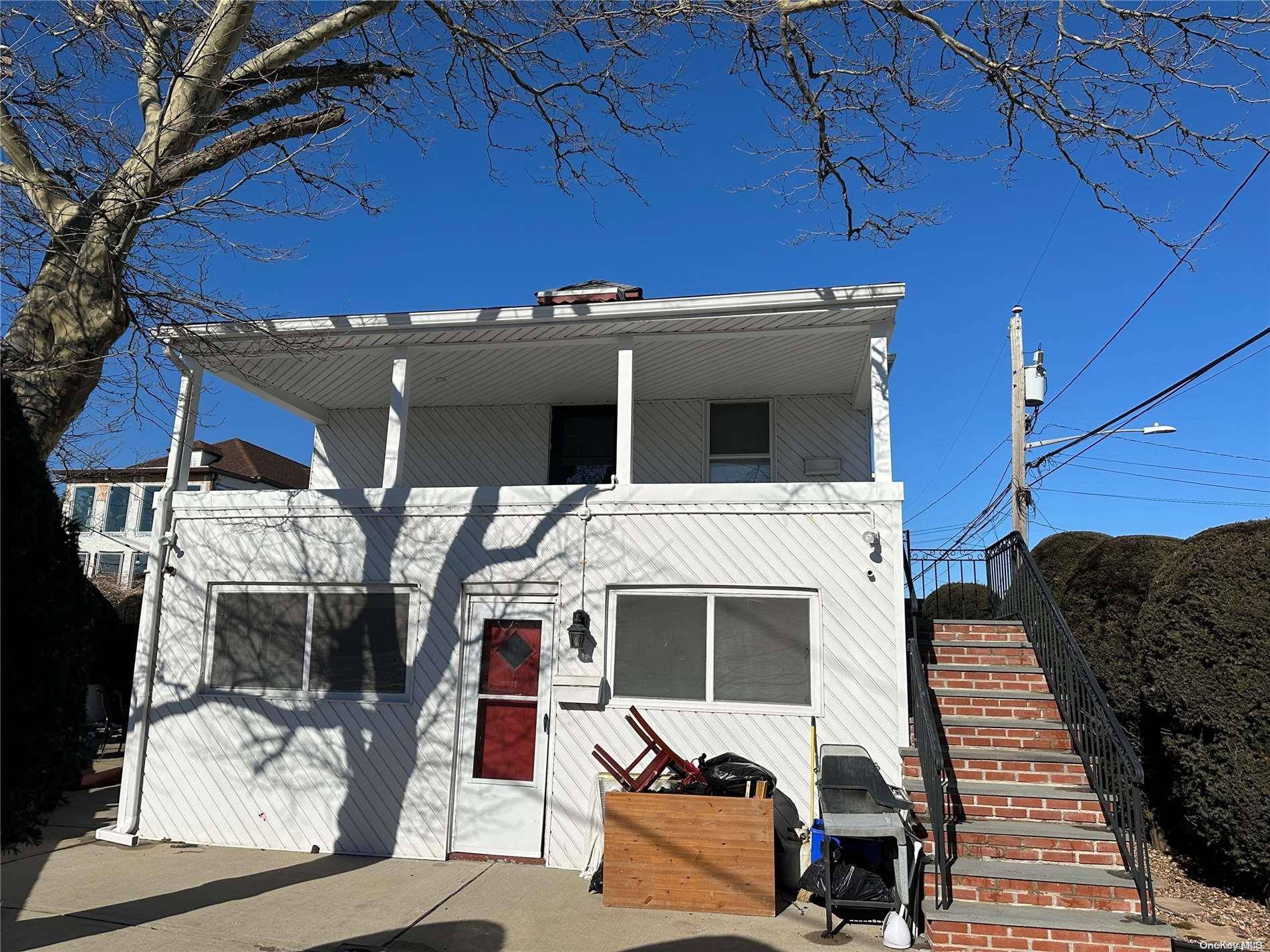 57 Mohawk AVE #upper, East Atlantic Beach, NY 11561