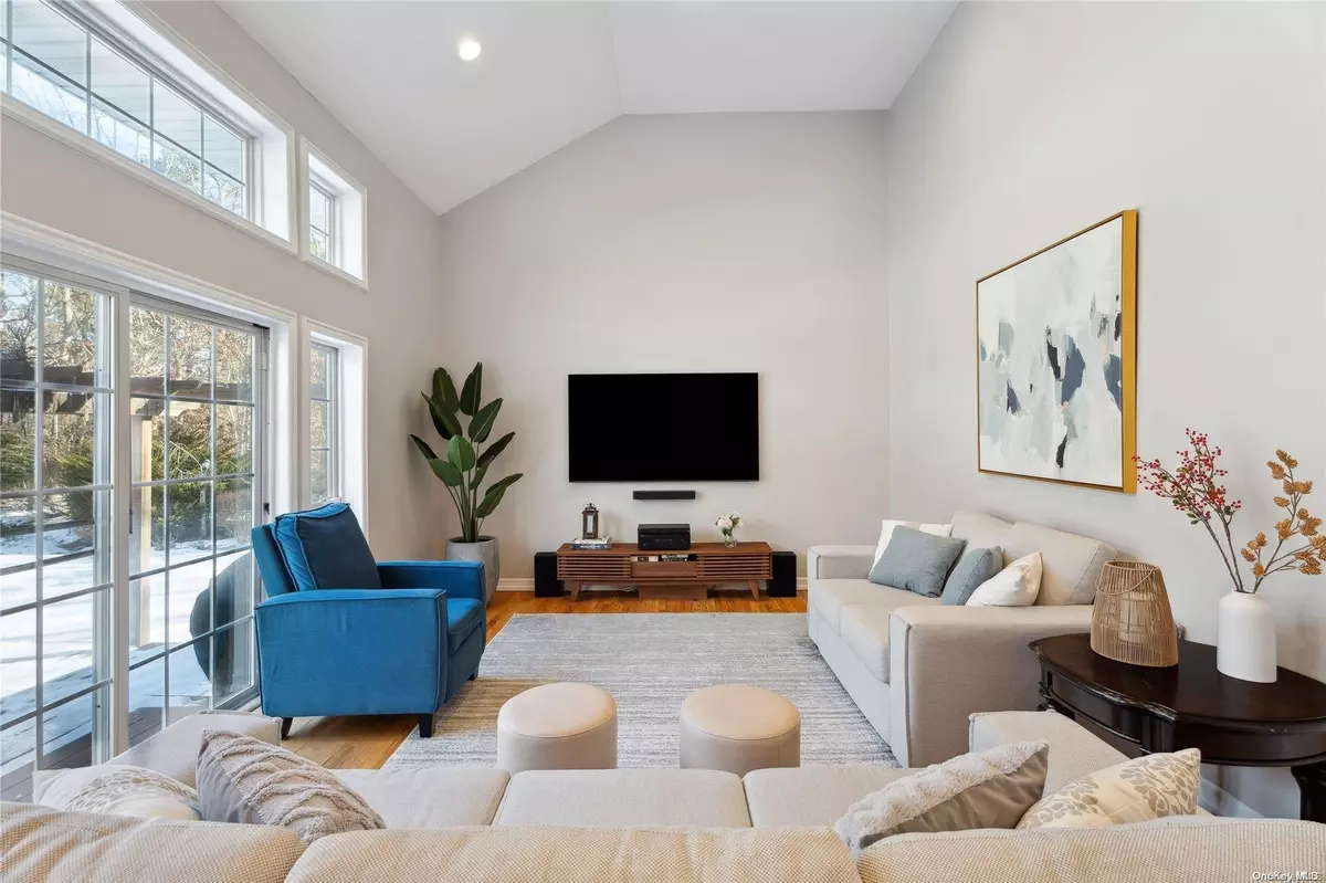 Westhampton, NY 11977,39 Hollow LN