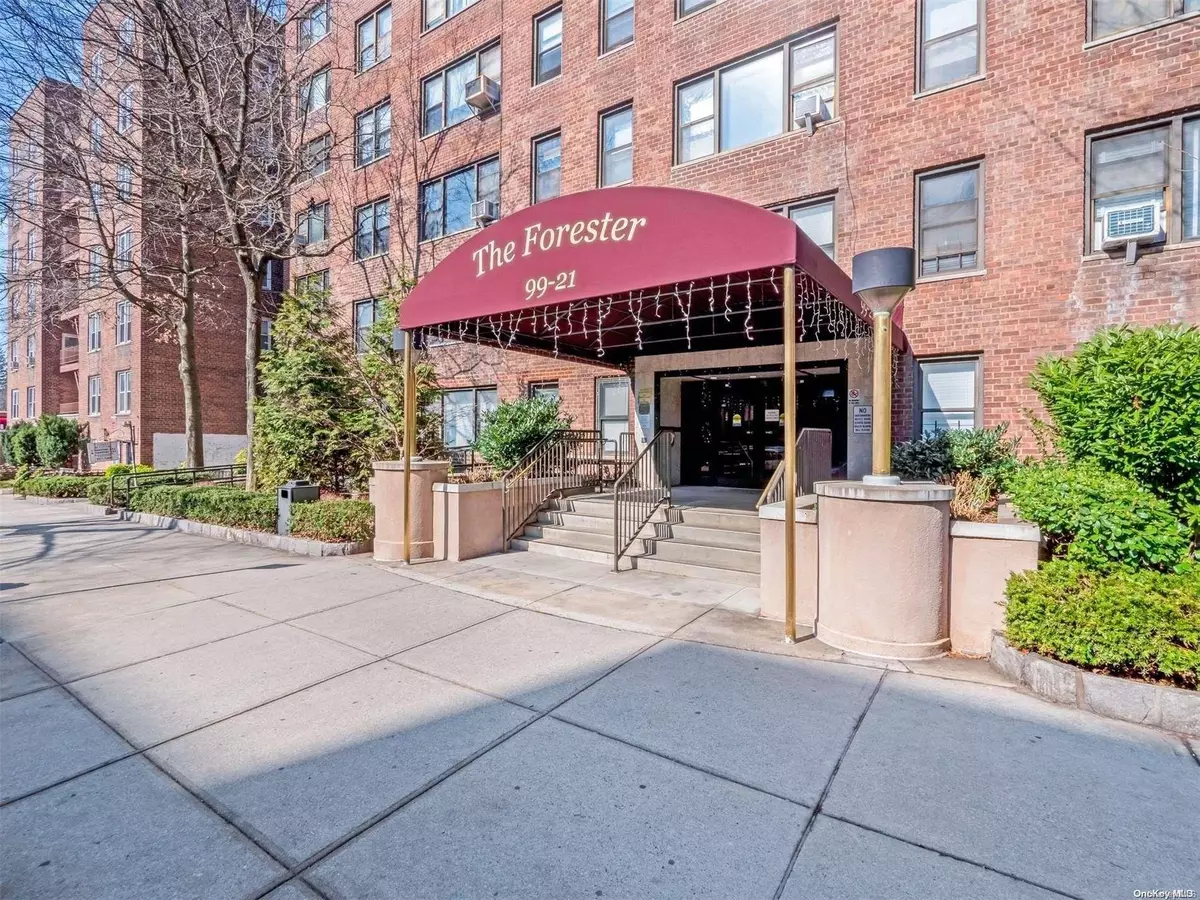 Forest Hills, NY 11375,99-21 67th RD #3E