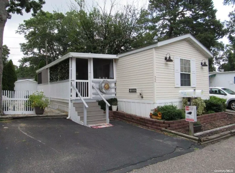 37-22 Hubbard AVE, Riverhead, NY 11901