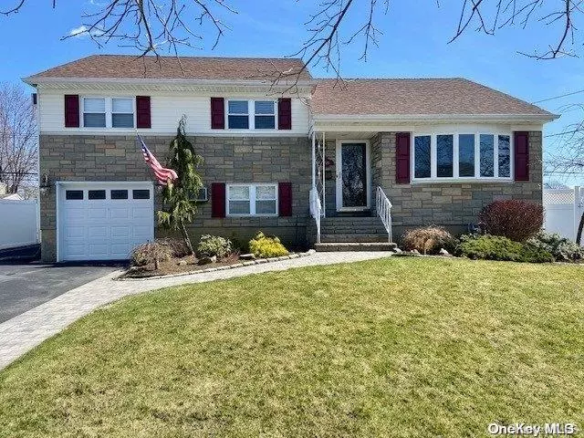 Wantagh, NY 11793,533 Charles LN