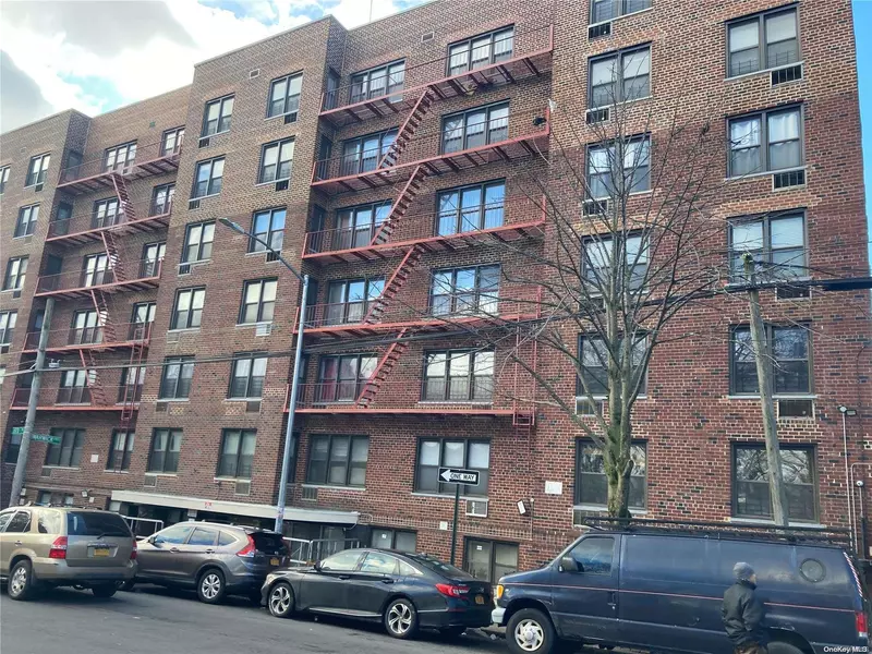 87-70 173 ST #7K, Jamaica, NY 11432