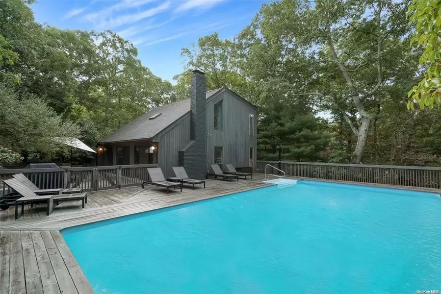 11 Pioneer LN, East Hampton, NY 11937