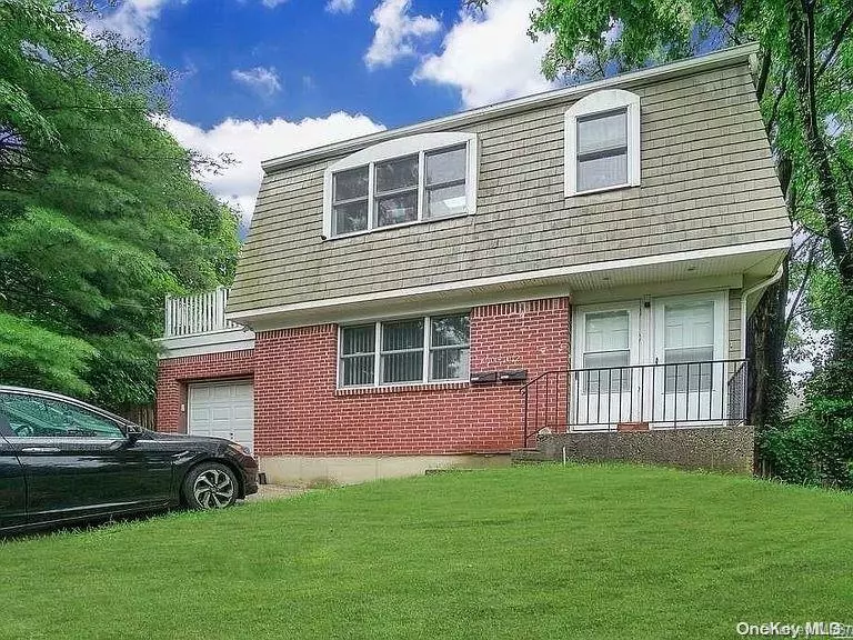 1012 Old Northern BLVD, Roslyn, NY 11576