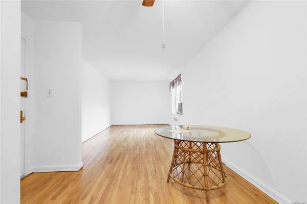 26-21 Union ST #2F, Flushing, NY 11354