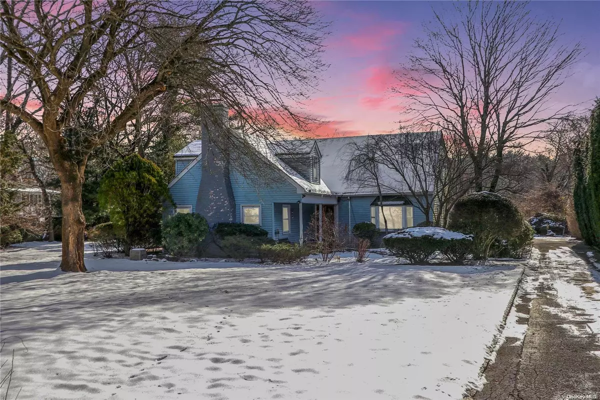 Old Westbury, NY 11568,27 Fox Hollow LN