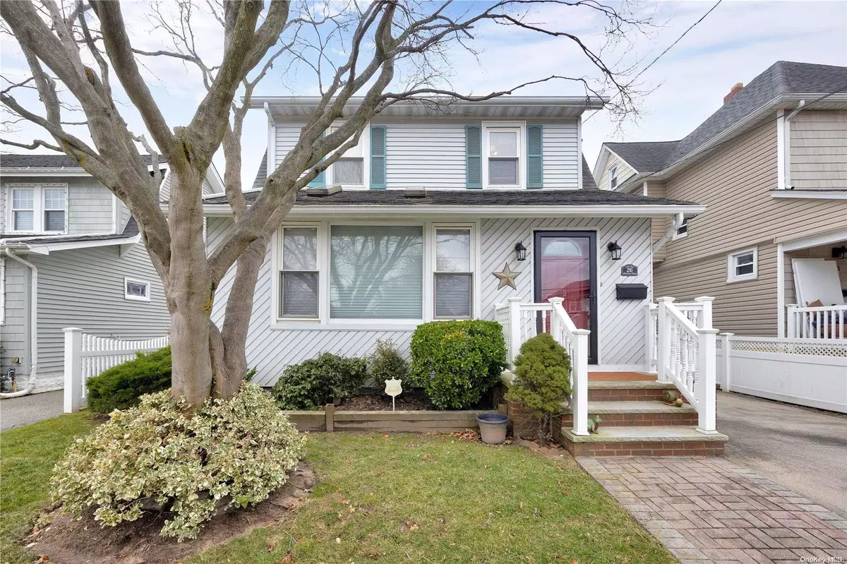 Lynbrook, NY 11563,26 Windsor PL