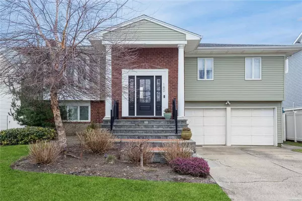 180 W Lagoon DR, Lido Beach, NY 11561