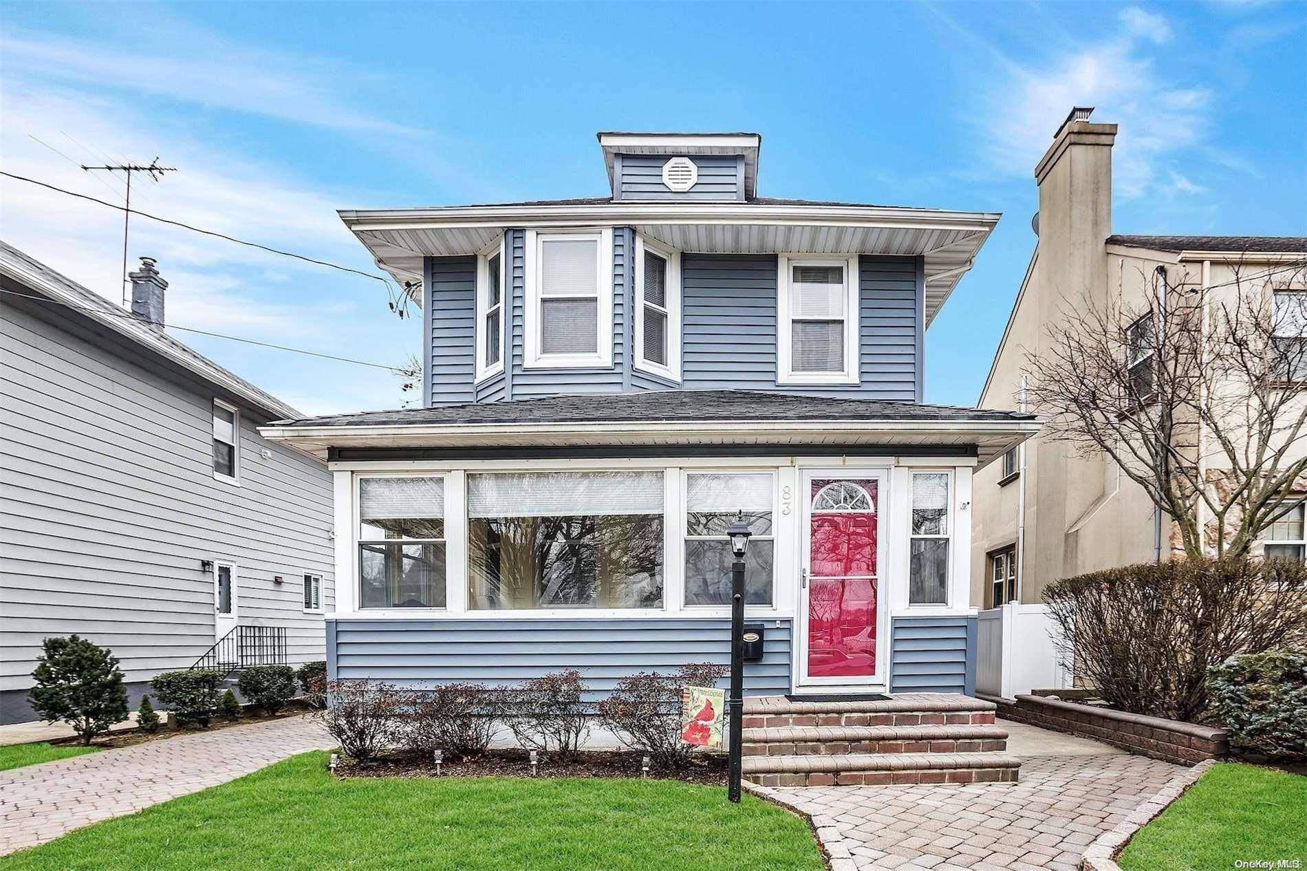 83 Nottingham RD, Malverne, NY 11565