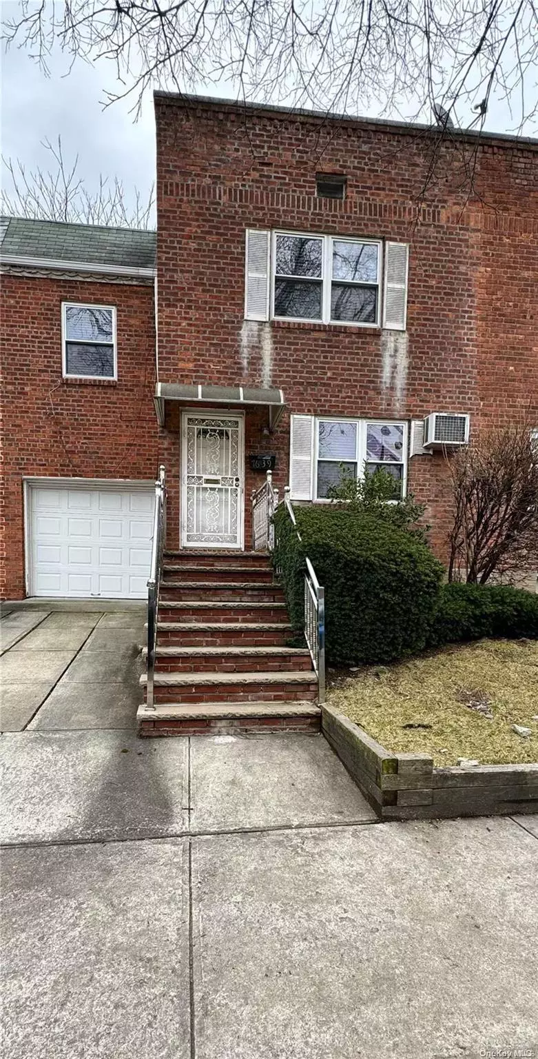 Flushing, NY 11367,76-39 Vleigh Place