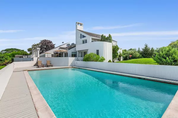 Westhampton Beach, NY 11978,11 Watersedge Ct