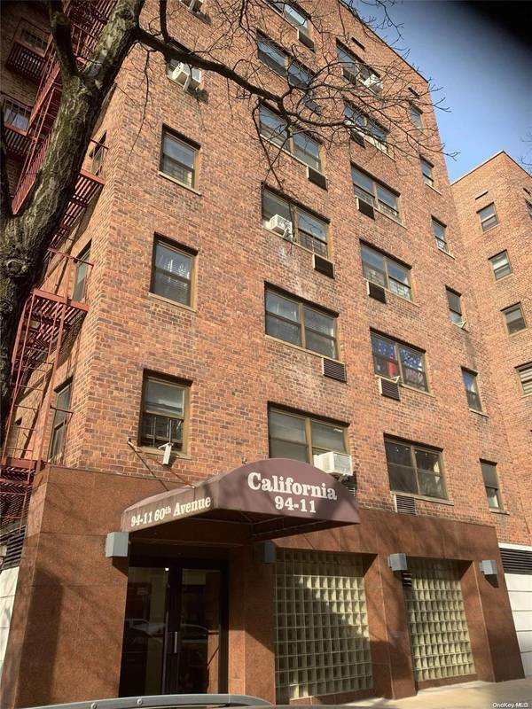 Elmhurst, NY 11373,94-11 60th Avenue #3J