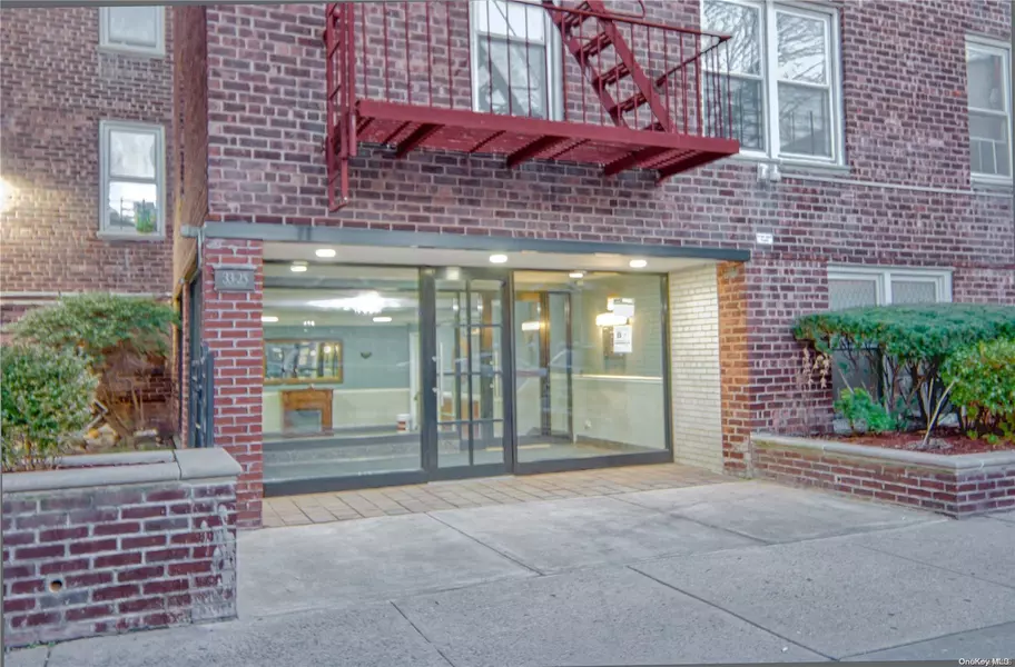 33-25 90 ST #5A, Jackson Heights, NY 11372