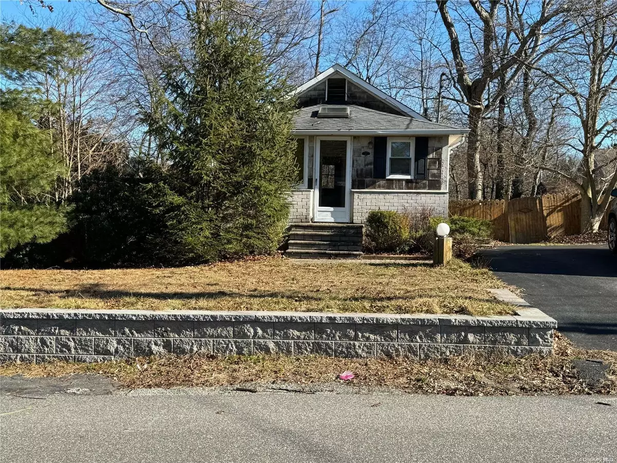 Rocky Point, NY 11778,23 Robin RD