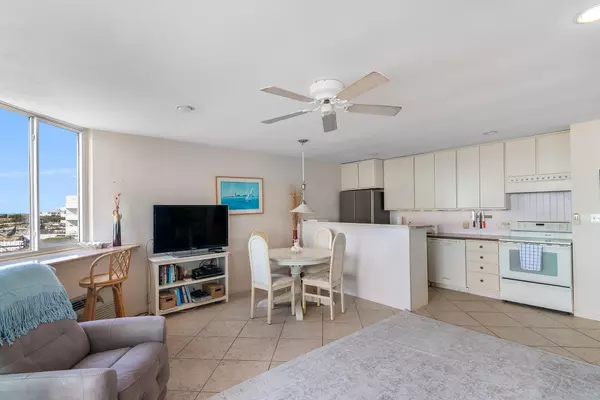 Westhampton Beach, NY 11978,265 Dune RD