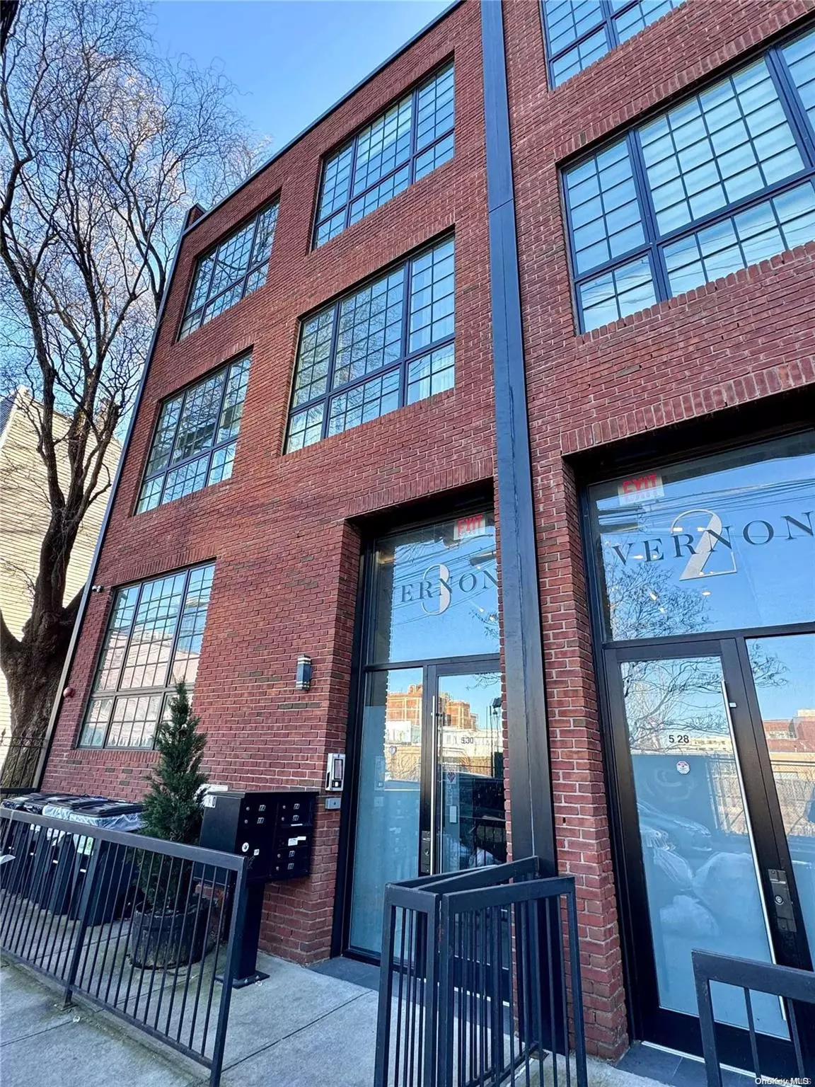 Long Island City, NY 11101,530 47th AVE #2A