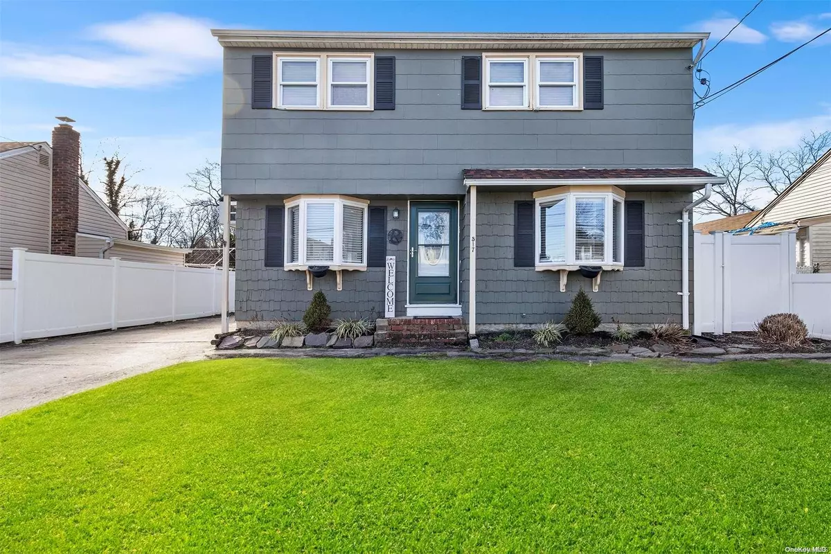 Lindenhurst, NY 11757,517 S 9th ST