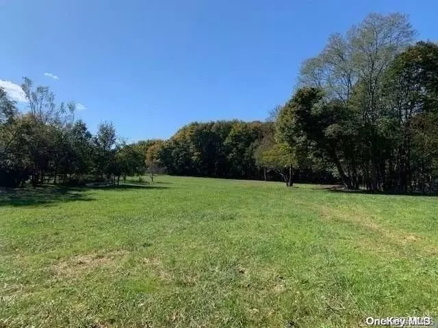 Mattituck, NY 11952,385 New Suffolk AVE