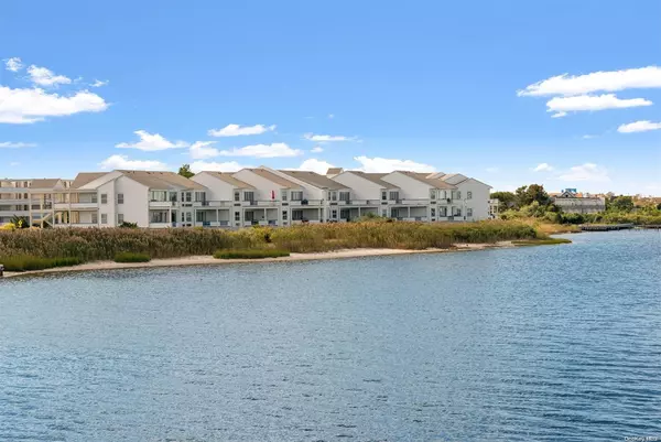 Westhampton Beach, NY 11978,260 Dune RD #123