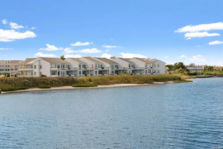 260 Dune RD #123, Westhampton Beach, NY 11978