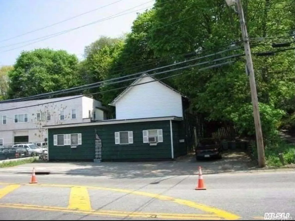 Glen Head, NY 11545,667 Cedar Swamp RD #3