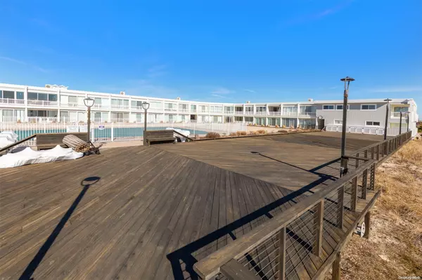 Westhampton, NY 11977,585 Dune Road #21A