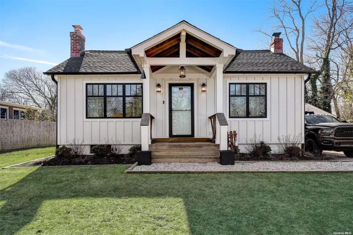 Rocky Point, NY 11778,26 Hallock LN