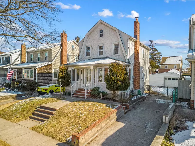 43-27 171st ST, Flushing, NY 11358