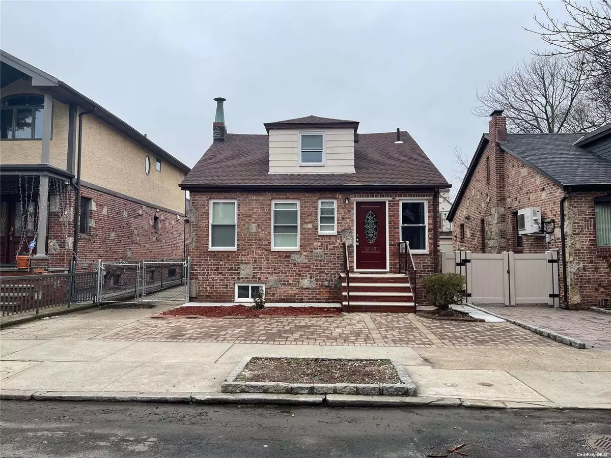 Middle Village, NY 11379,64-42 83rd ST