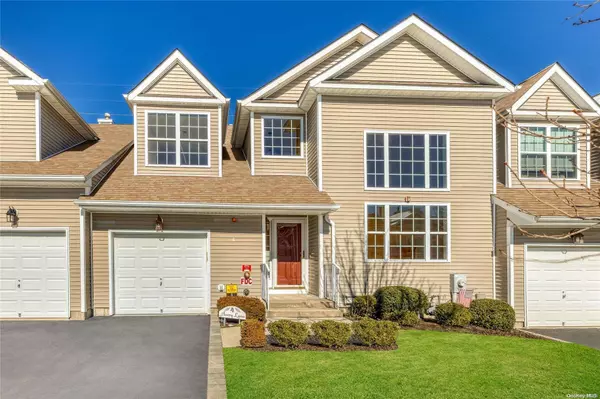 4 Avery LN, Miller Place, NY 11764