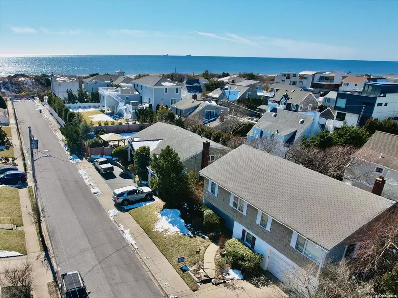 54 Royat ST, Lido Beach, NY 11561