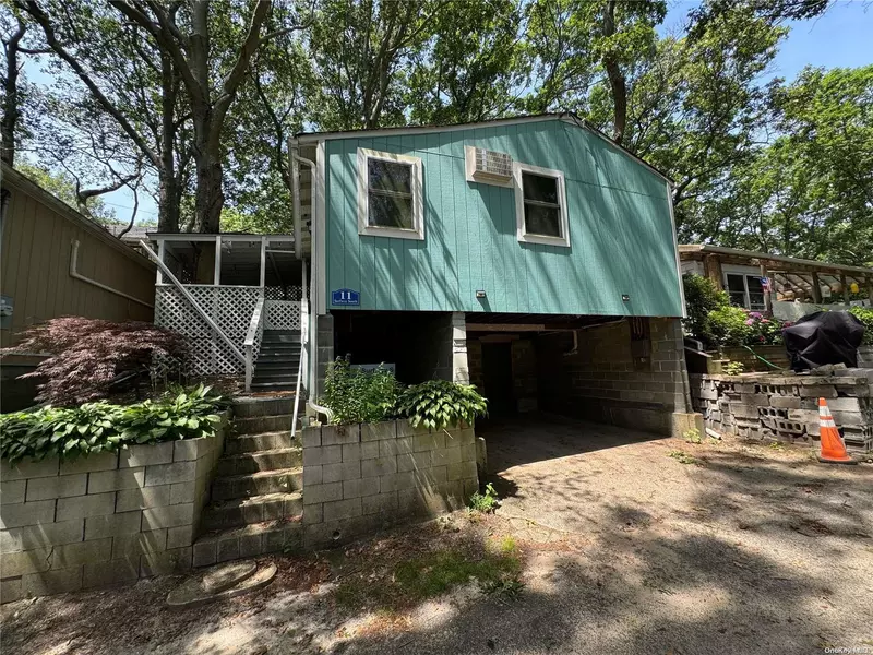 11 Surfway S., Baiting Hollow, NY 11933