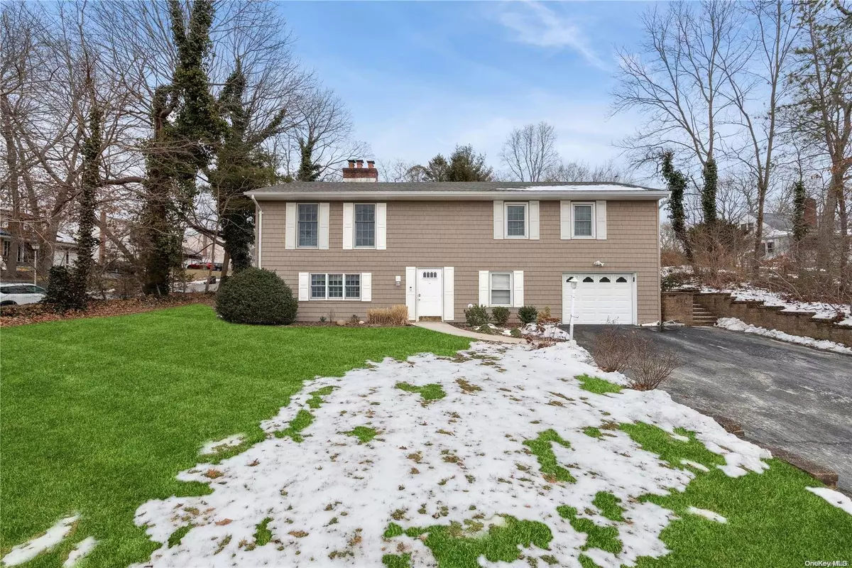 Smithtown, NY 11787,319 Terry RD