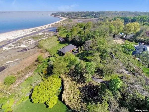 22 Messenger LN, Sands Point, NY 11050