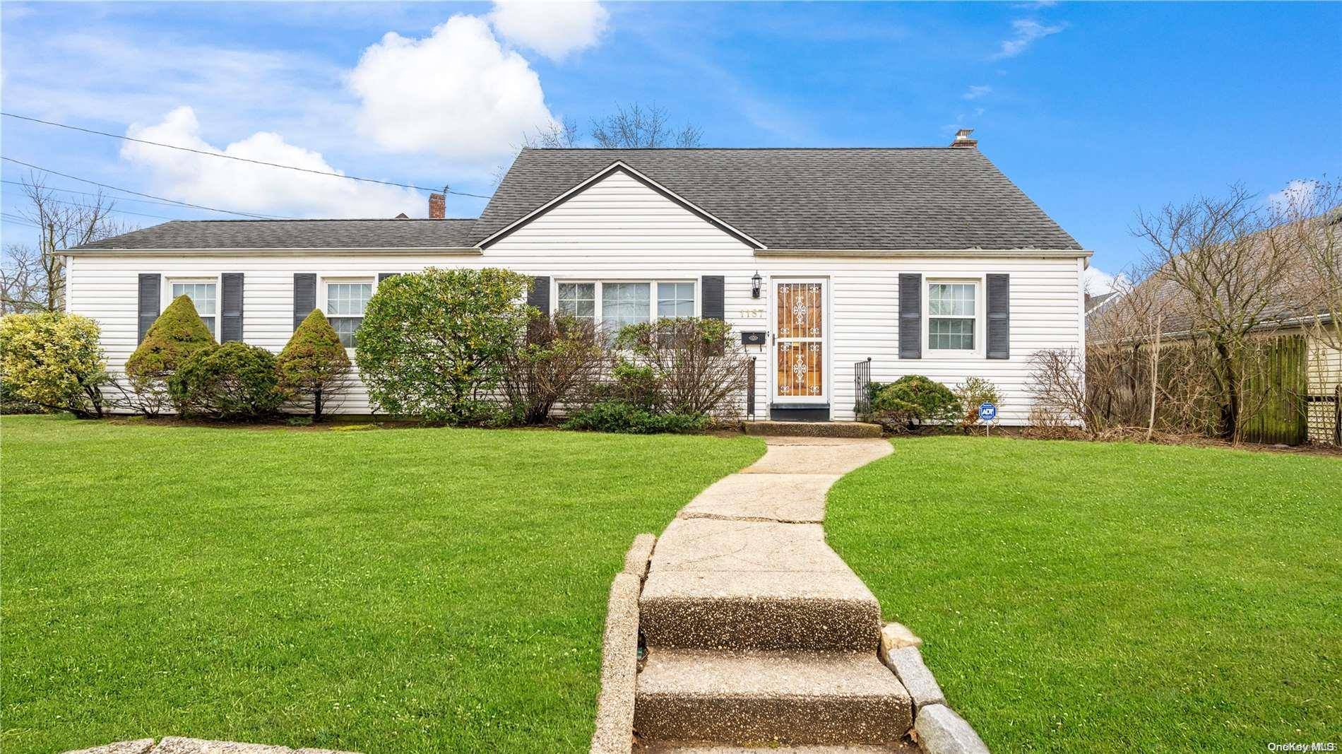 1187 Ormonde BLVD, Valley Stream, NY 11580