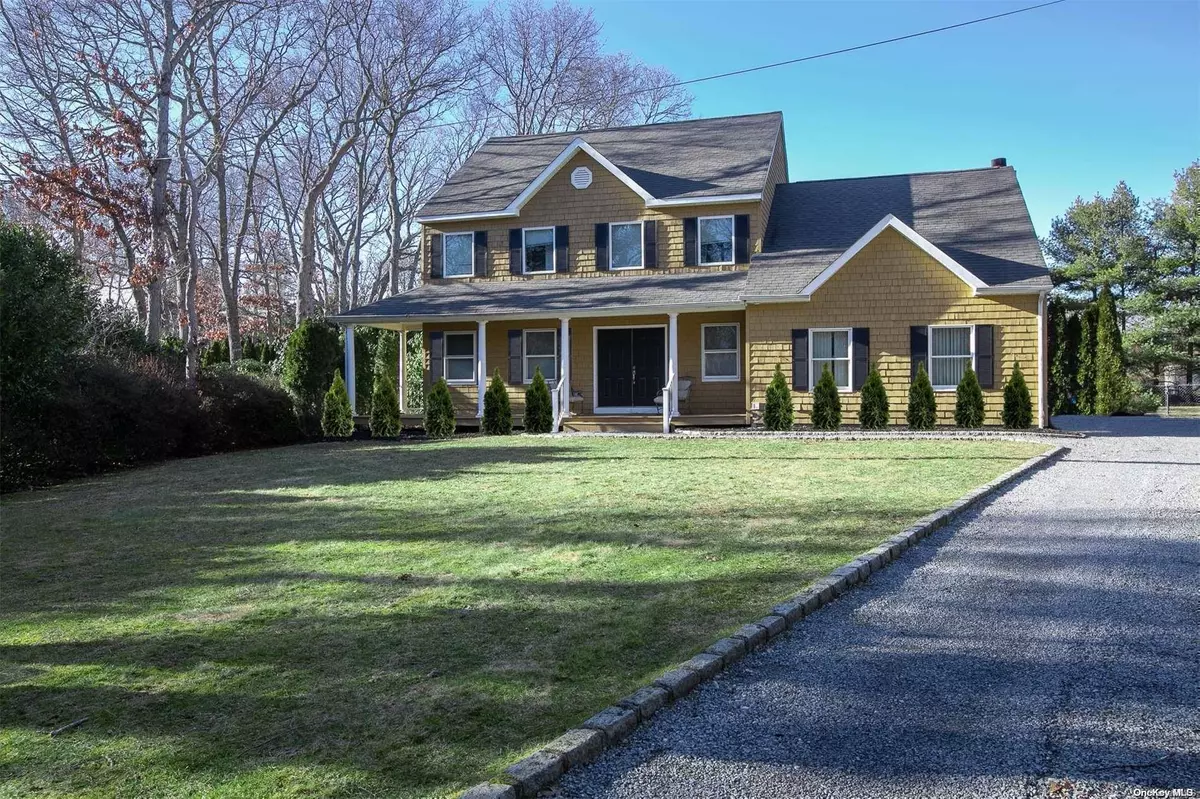 Quogue, NY 11959,2 Blueberry LN